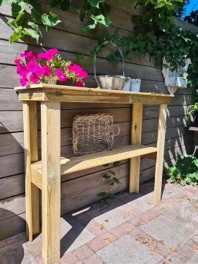 Oppottafel van tuinhout ook te gebruiken als tuin sidetable